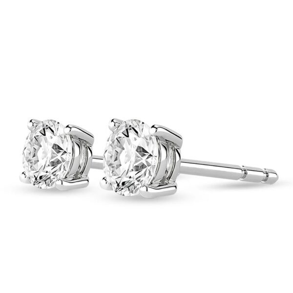 Enchanting Halo Diamond Engagement Ring
